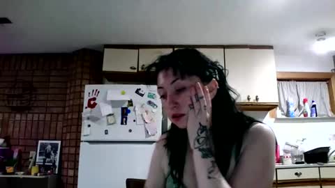 Snapshot of laylakills chatting on 10/25/25, 07:05 Layla Kills online show from 10/25/25, 07:05