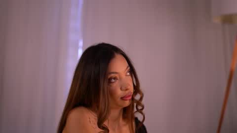 laylakristal online show from 09/19/25, 05:53