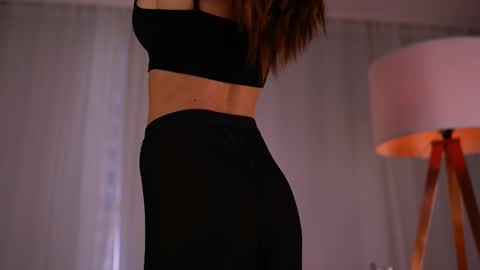 laylakristal online show from 10/10/25, 05:28