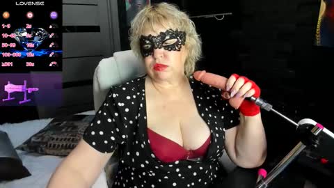 Snapshot of laylalaylamilf chatting on 11/27/25, 05:53 laylalaylamilf online show from 11/27/25, 05:53