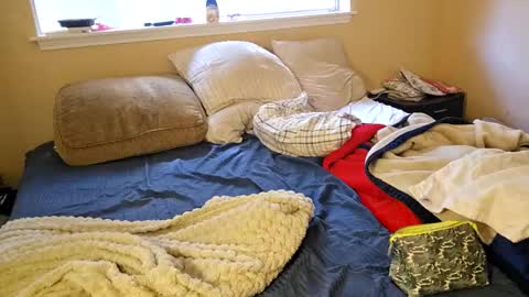 Snapshot of laylalucks chatting on 10/28/25, 04:53 laylalucks online show from 10/28/25, 04:53