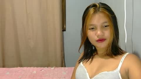 Snapshot of laylanimfa chatting on 05/04/26, 09:16 Nimfa online show from 05/04/26, 09:16