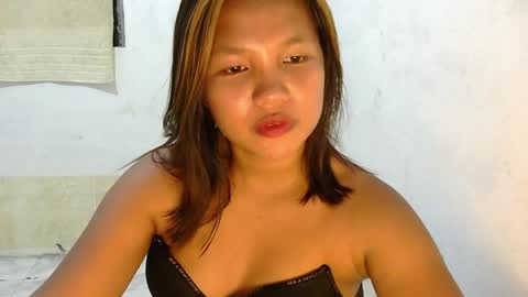 Snapshot of laylanimfa chatting on 05/11/26, 02:34 Nimfa online show from 05/11/26, 02:34