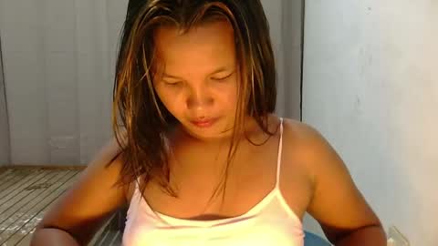 Snapshot of laylanimfa chatting on 05/24/26, 12:43 Nimfa online show from 05/24/26, 12:43