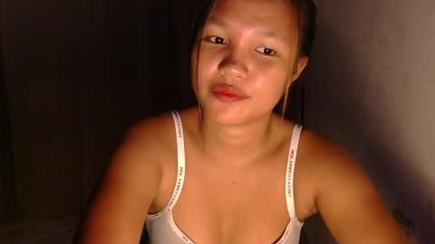 Snapshot of laylanimfa chatting on 06/05/26, 01:17 Nimfa online show from 06/05/26, 01:17