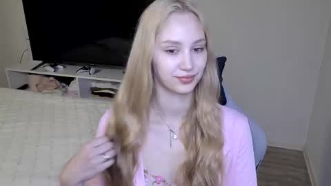 LaylaPretty001 online show from 04/28/26, 04:28
