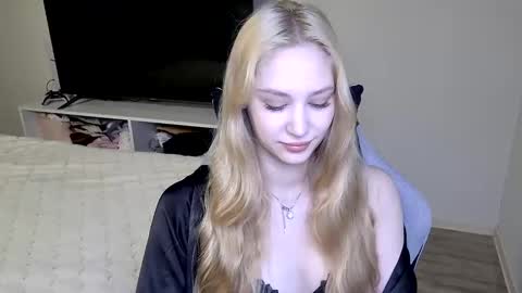 LaylaPretty001 online show from 05/25/26, 04:18