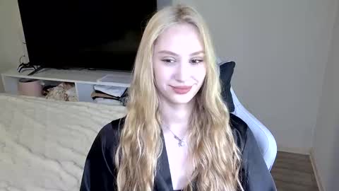 LaylaPretty001 online show from 05/28/26, 05:05