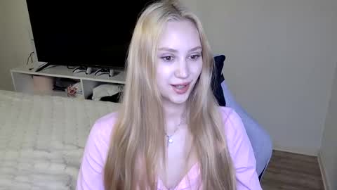LaylaPretty001 online show from 06/04/26, 04:29