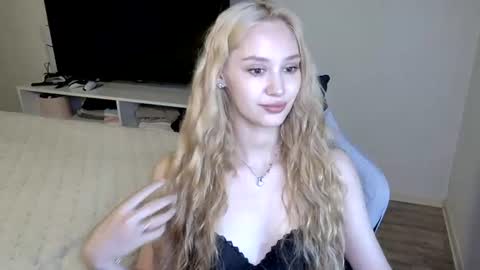 LaylaPretty001 online show from 07/22/26, 04:26