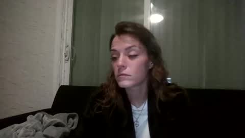 Snapshot of laylarainvip chatting on 12/14/25, 04:07 laylarainvip online show from 12/14/25, 04:07