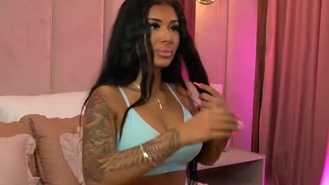 Layla online show from 06/28/26, 06:19