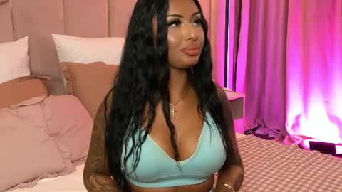Layla online show from 07/20/26, 10:39