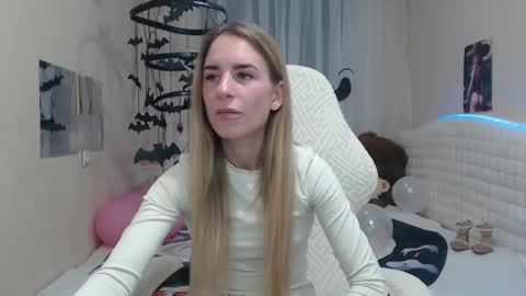 laymablast online show from 10/17/25, 06:05