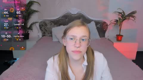 layriantavee online show from 12/17/24, 10:23