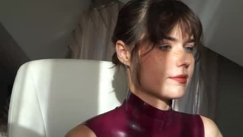 Pansy online show from 10/10/25, 10:47