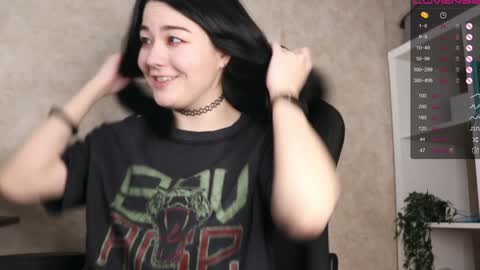 Lisa online show from 12/17/24, 04:56