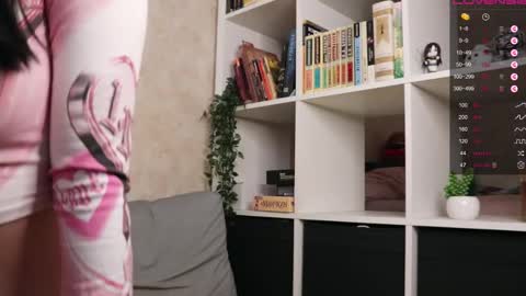 Lisa online show from 09/17/25, 03:52