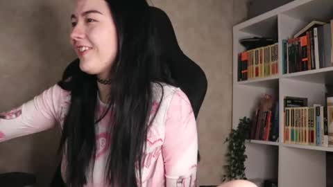 Lisa online show from 10/18/25, 04:26