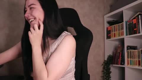 Lisa online show from 10/26/25, 04:18