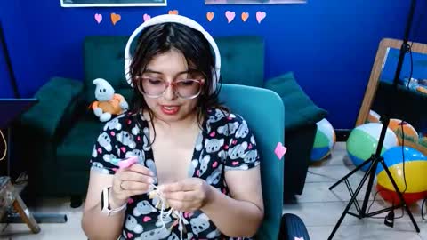 Snapshot of lcherryblossoml chatting on 10/10/25, 02:32 lcherryblossoml online show from 10/10/25, 02:32