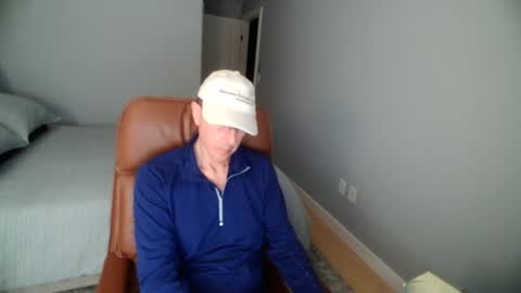 Snapshot of ldrunner2 chatting on 03/01/25, 03:10 LD online show from 03/01/25, 03:10