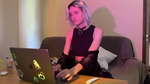 Snapshot of lea__elfie chatting on 08/05/26, 08:17 Lea Elfie online show from 08/05/26, 08:17