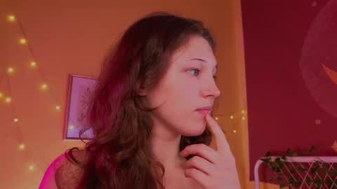 Lea online show from 09/19/25, 05:13