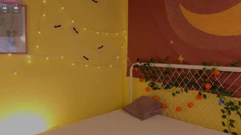 Lea online show from 10/31/25, 05:14