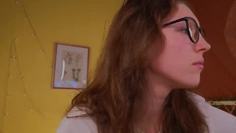 Lea online show from 11/18/25, 05:28