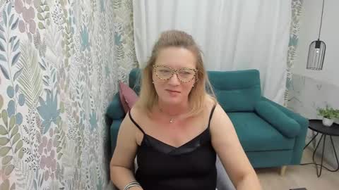 Lea online show from 02/22/25, 08:18