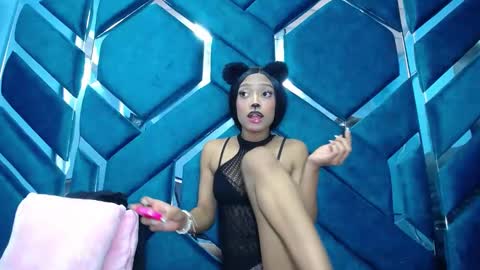 lea sewwtly online show from 10/18/25, 01:23