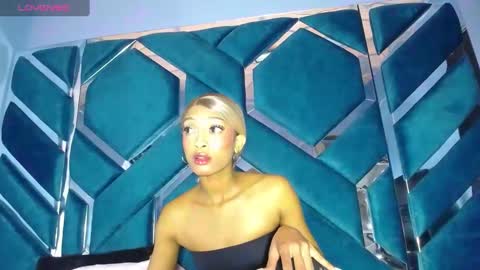 lea sewwtly online show from 10/30/25, 01:34