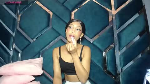 lea sewwtly online show from 11/07/25, 01:00