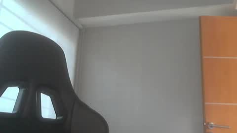 Snapshot of leabateria chatting on 11/14/25, 07:45 leowolf online show from 11/14/25, 07:45