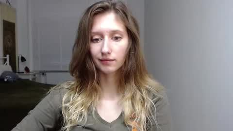 Snapshot of leadesire chatting on 10/17/25, 09:23 LEA online show from 10/17/25, 09:23