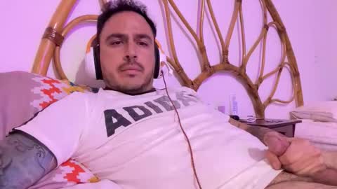 Snapshot of leafar_volkov chatting on 10/16/25, 04:02 leafar_volkov online show from 10/16/25, 04:02