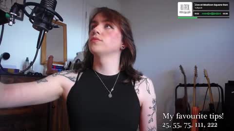 leah_lust_ online show from 09/16/25, 02:51