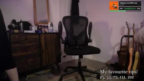 leah_lust_ online show from 11/08/25, 06:40