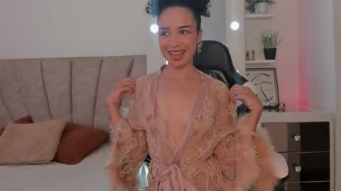 leahaltomm online show from 10/16/25, 07:59