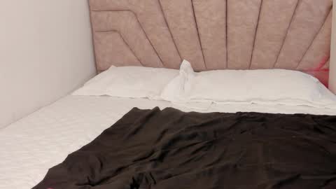 leahaltomm online show from 10/29/25, 10:33