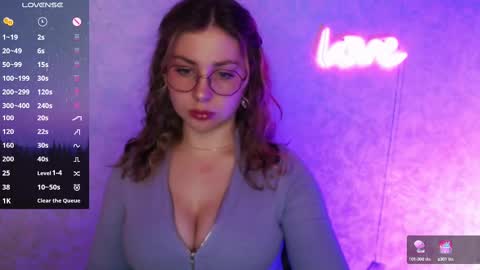 Leah Barton online show from 03/11/25, 03:23
