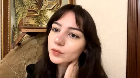 Snapshot of leahduran chatting on 10/18/25, 02:03 Amity online show from 10/18/25, 02:03