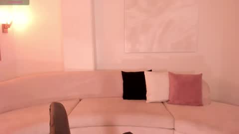 leahnovac online show from 09/16/25, 11:22