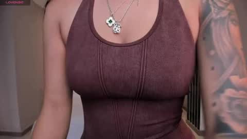 leahnovac online show from 10/15/25, 11:21