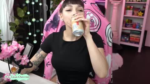 Leah online show from 10/09/25, 07:23