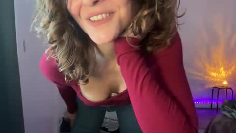 Snapshot of leahsparkles chatting on 10/14/25, 03:24 Leah Sparkles online show from 10/14/25, 03:24