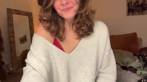 Snapshot of leahsparkles chatting on 11/19/25, 04:01 Leah Sparkles online show from 11/19/25, 04:01