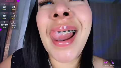 Snapshot of leahtemptation chatting on 09/21/25, 10:17 leah online show from 09/21/25, 10:17