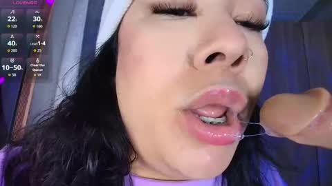 Snapshot of leahtemptation chatting on 10/04/25, 11:08 leah online show from 10/04/25, 11:08